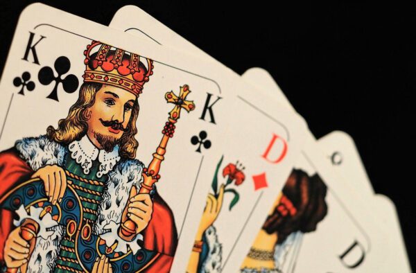Jeu de 32&nbsp;: Les 4 tirages incontournables pour des réponses précises